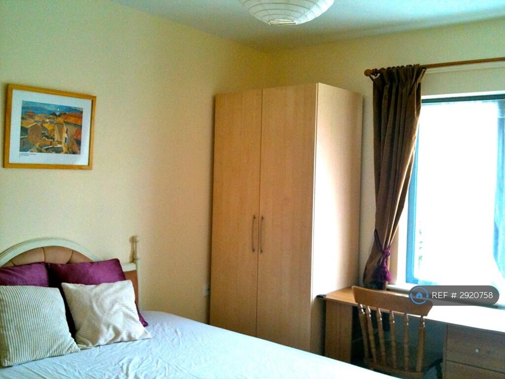 Main image of property: Pembroke Avenue, London, N1