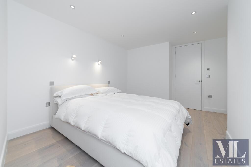 Apartment in London - View 5