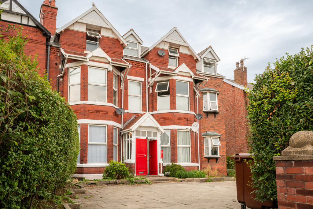 Main image of property: 54 Avondale Road North, Southport, PR9