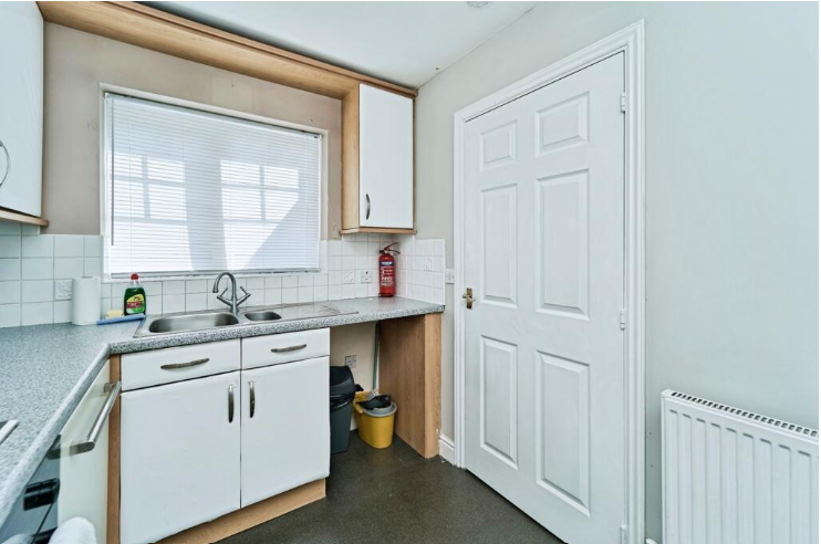 House in Sandwell, Yew Tree - View 4