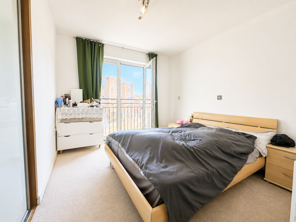 Apartment in Birmingham, Symphony Court, Ladywood - More