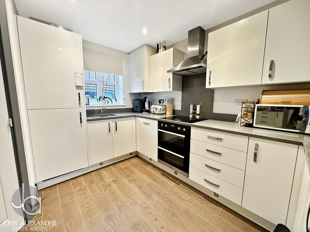 Llama Close, Stanway, Colchester photo 4