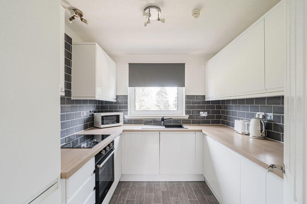 13 Craigievar Square, Edinburgh, EH12 8YP - View 3