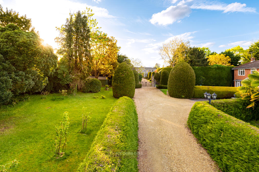 Harwood Gardens photo 2