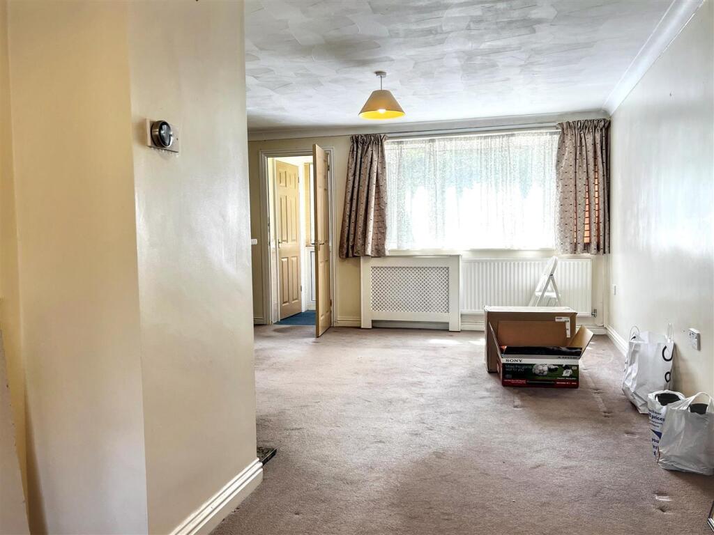 Meadowside, Abingdon - View 2