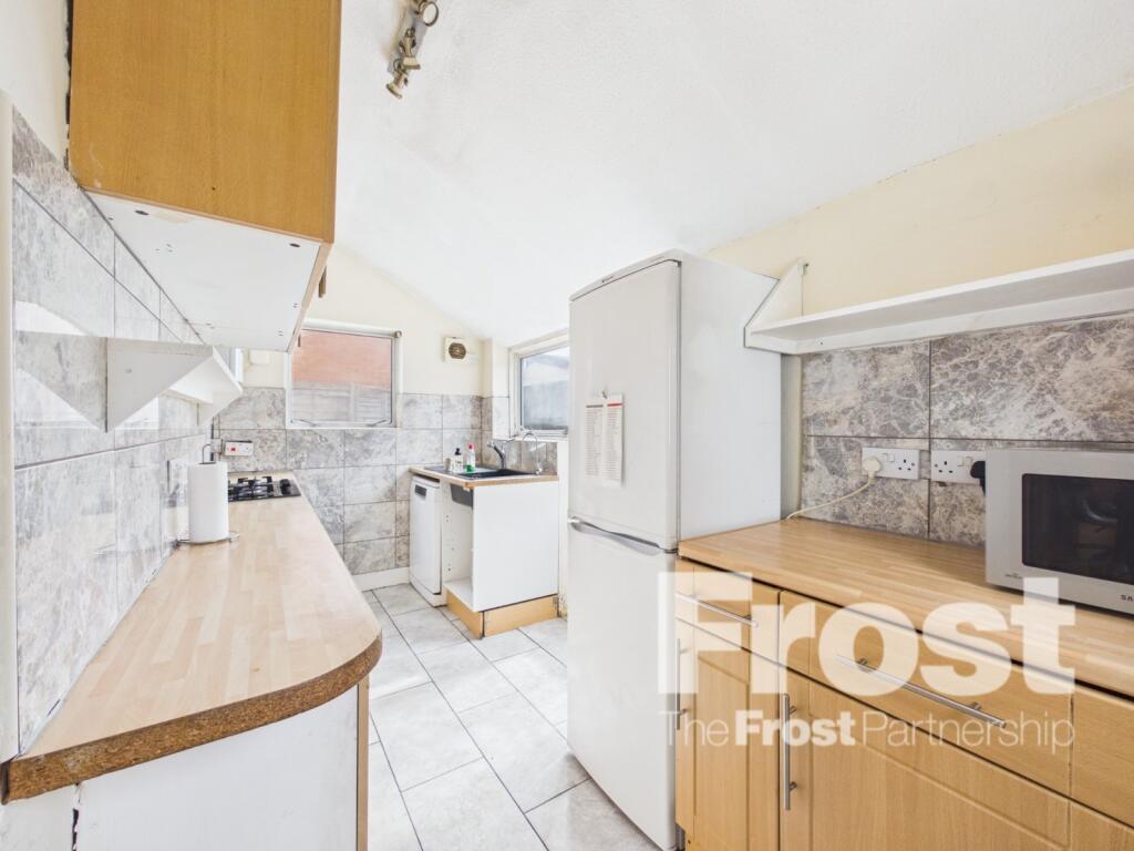 House in Slough - View 4