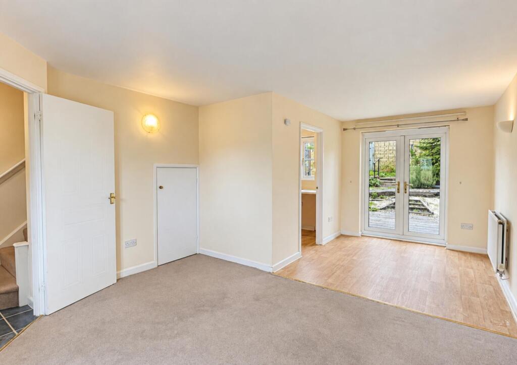 Newington Close, Frome photo 2