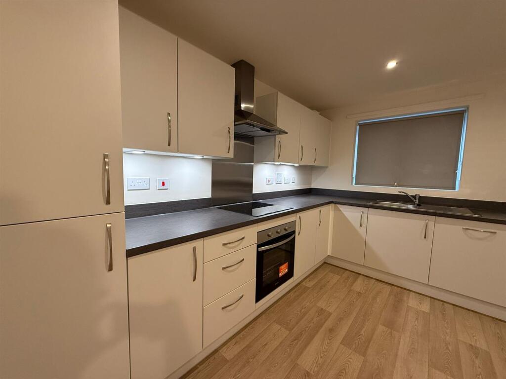 House in Hull - View 3