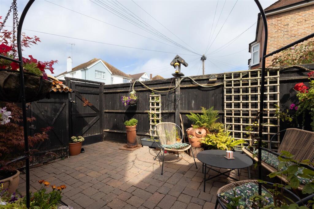 Apartment in Bexhill-on-Sea, Central - More