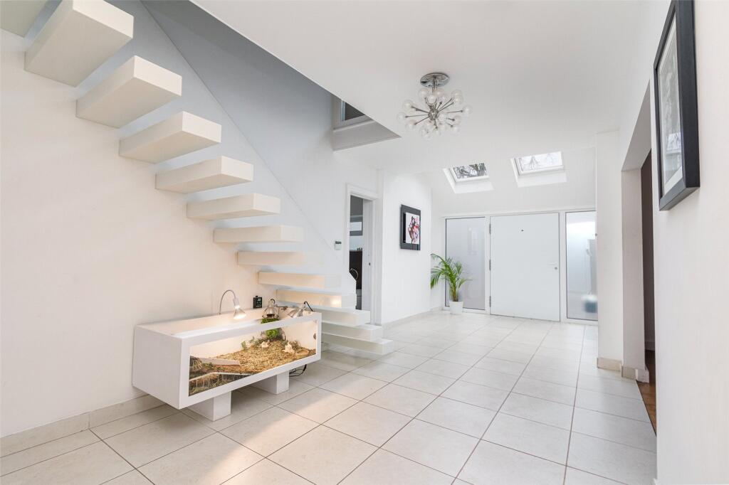 House in Cardiff, Rhydypenau, Cyncoed - View 2