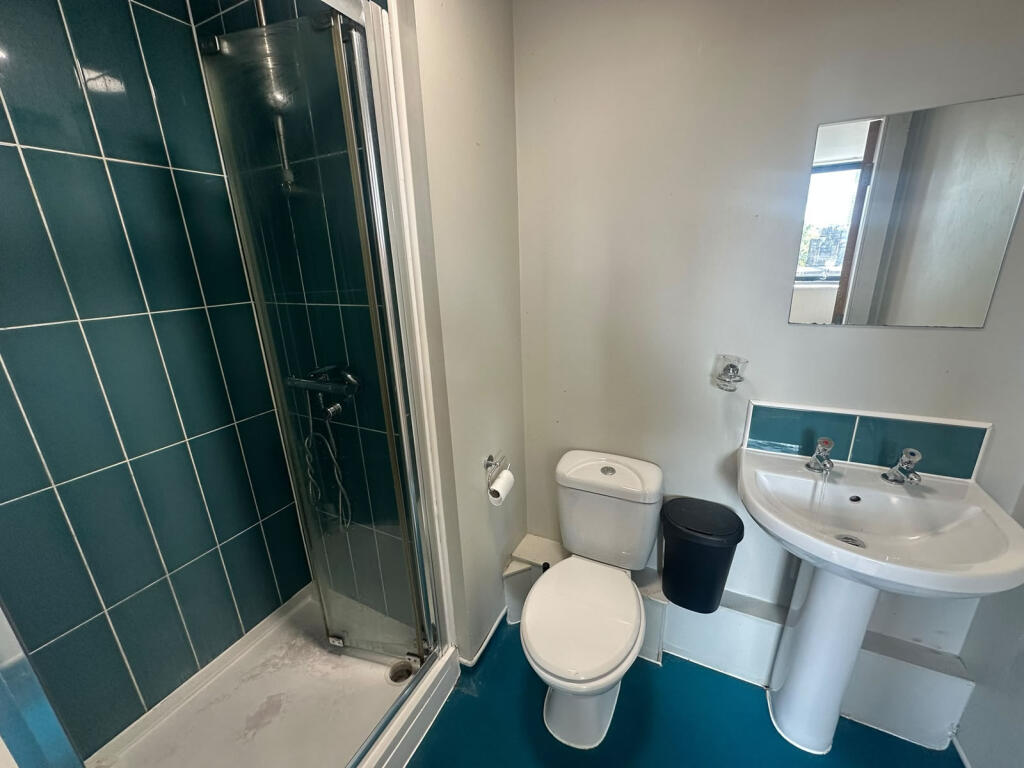 Apartment in Sheffield, South Yorkshire - View 5