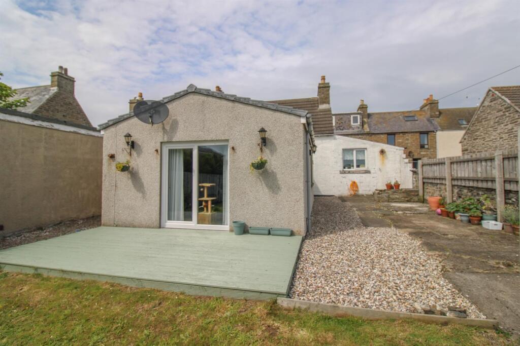 Main image of property: Braeview, 47 Willowbank, Wick