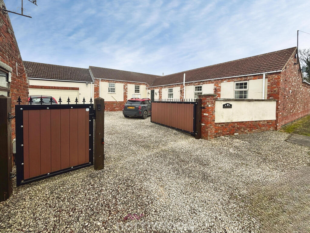 Main image of property: Mosscroft Lane, Hatfield Woodhouse, Doncaster, DN7