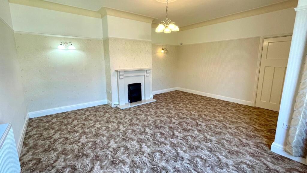 Broadway, Rhos On Sea, Colwyn Bay photo 3