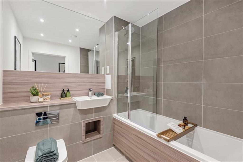 Apartment in Romford - View 2