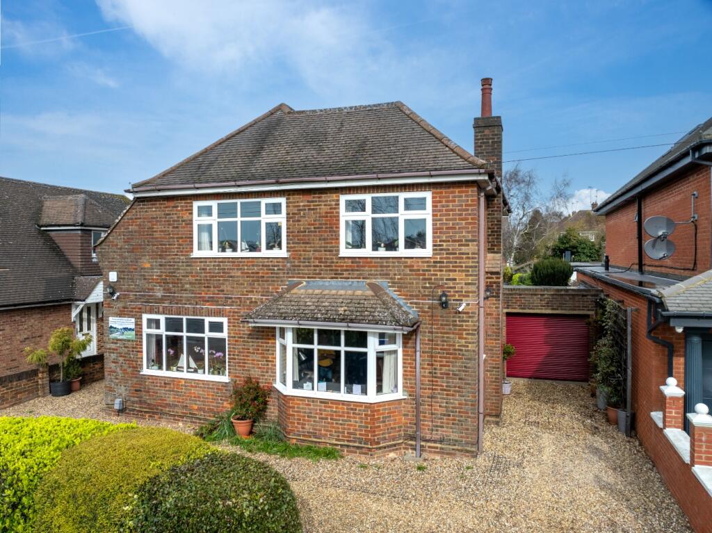 House in Luton - View 4