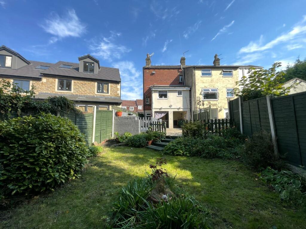 Main image of property: Common Road, Staincliffe Batley