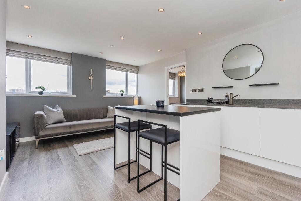 30 Ashley Road, Altrincham, WA14 photo 4