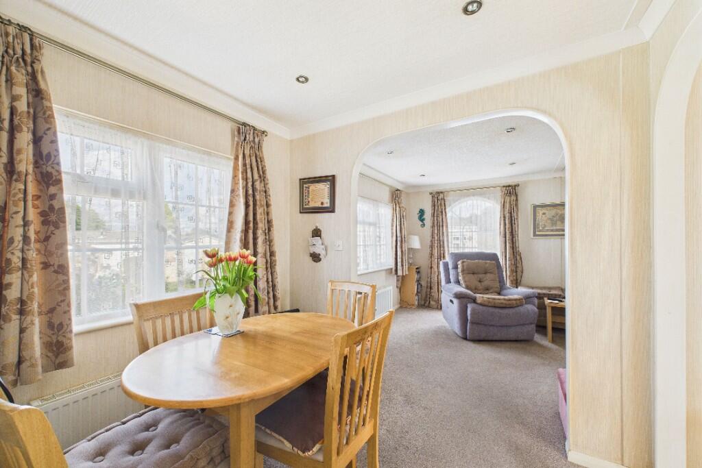 Cudworth Park, Burnt Oak Lane, RH5 photo 3
