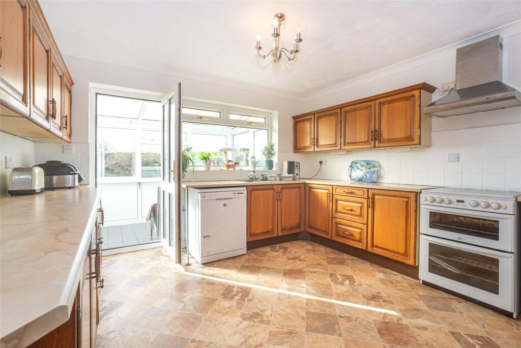 Glan Y Don Parc, Bull Bay, Amlwch, Isle of Anglesey, LL68 photo 4