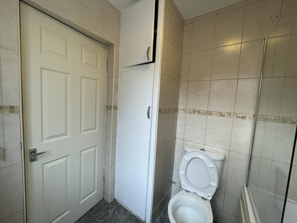 4 bedroom semi-detached house for rent
