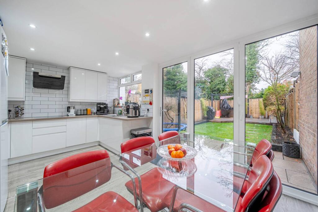 Main image of property: Mariner Way, Hemel Hempstead, HP2