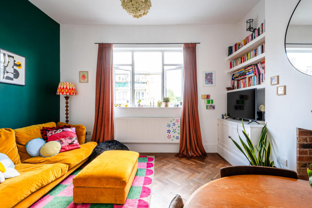 Apartment in London - View 5
