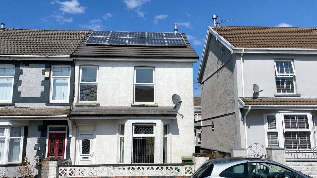 Main image of property: The Avenue, Tonyrefail, Porth, Rhondda Cynon Taff, CF39 8PR