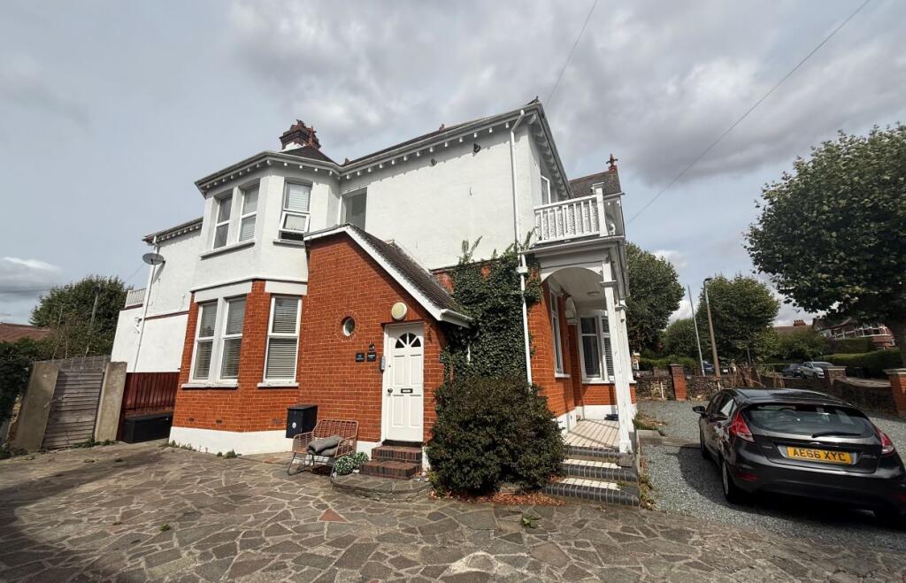 Freehold of, 23 Preston Road, Westcliff-on-Sea, Southend-on-Sea, SS0 7NB photo 3