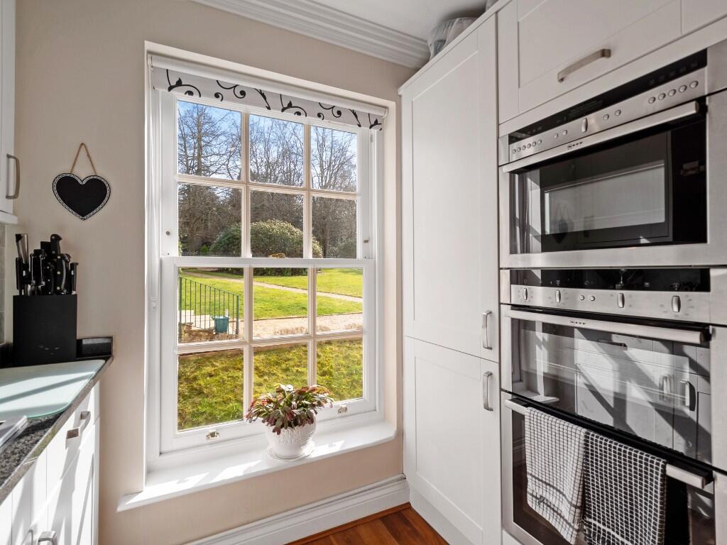 Apartment in Slough - More