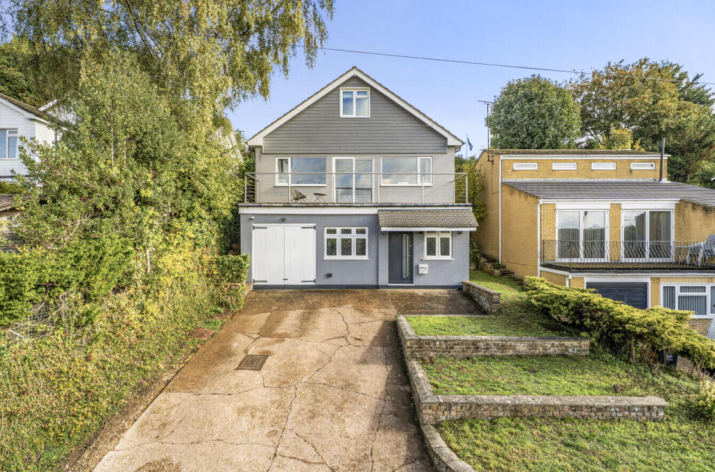 4-bed house on Hillcrest Road, Biggin Hill, Westerham, £575,000