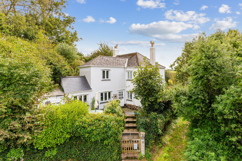 3-bed detached on West Charleton, Kingsbridge, £585,000