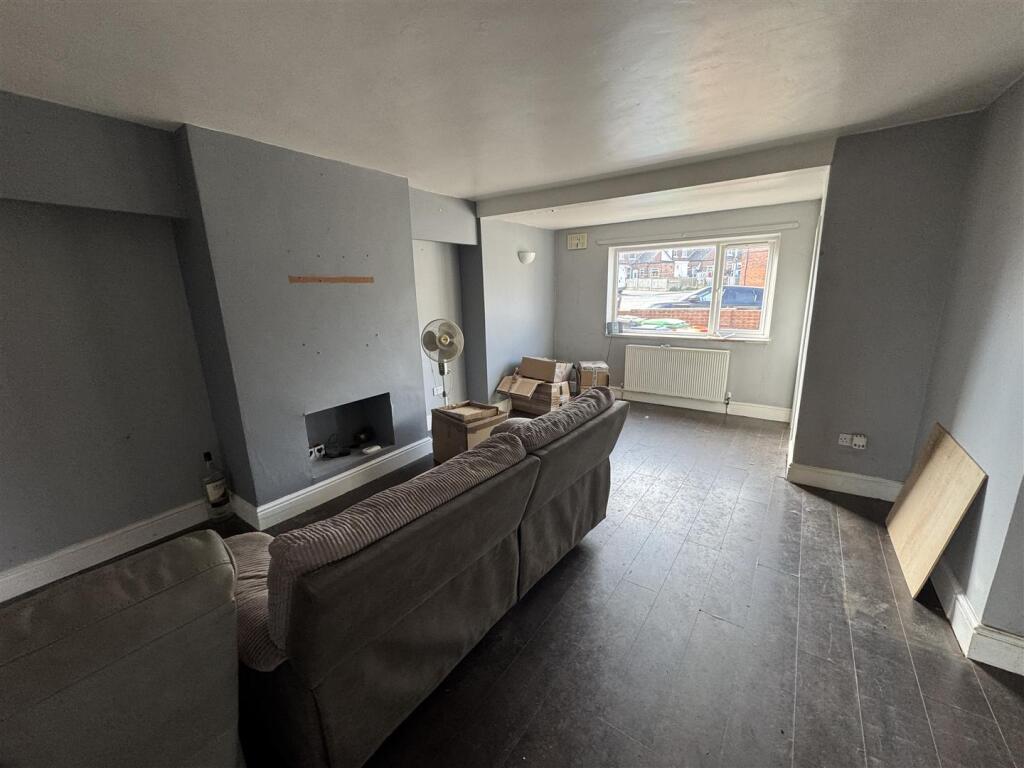 House in Ashfield, Sutton in Ashfield, Dalestorth - View 4
