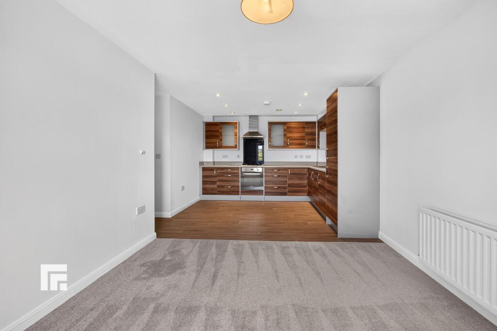 Apartment in Cardiff, Grangetown - View 5