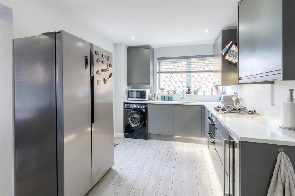 Torrington Crescent, Wellingborough - View 3