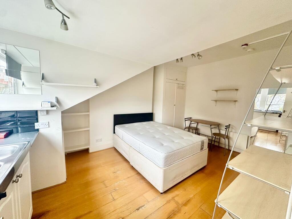 Studio flat for rent