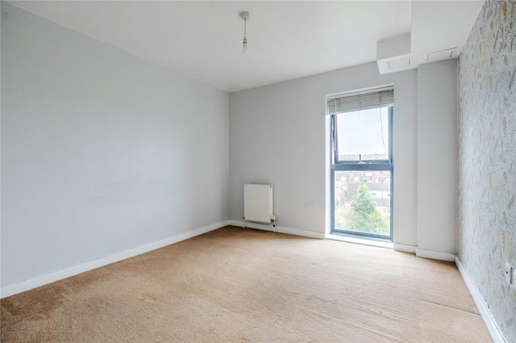 Apartment in Luton - View 4