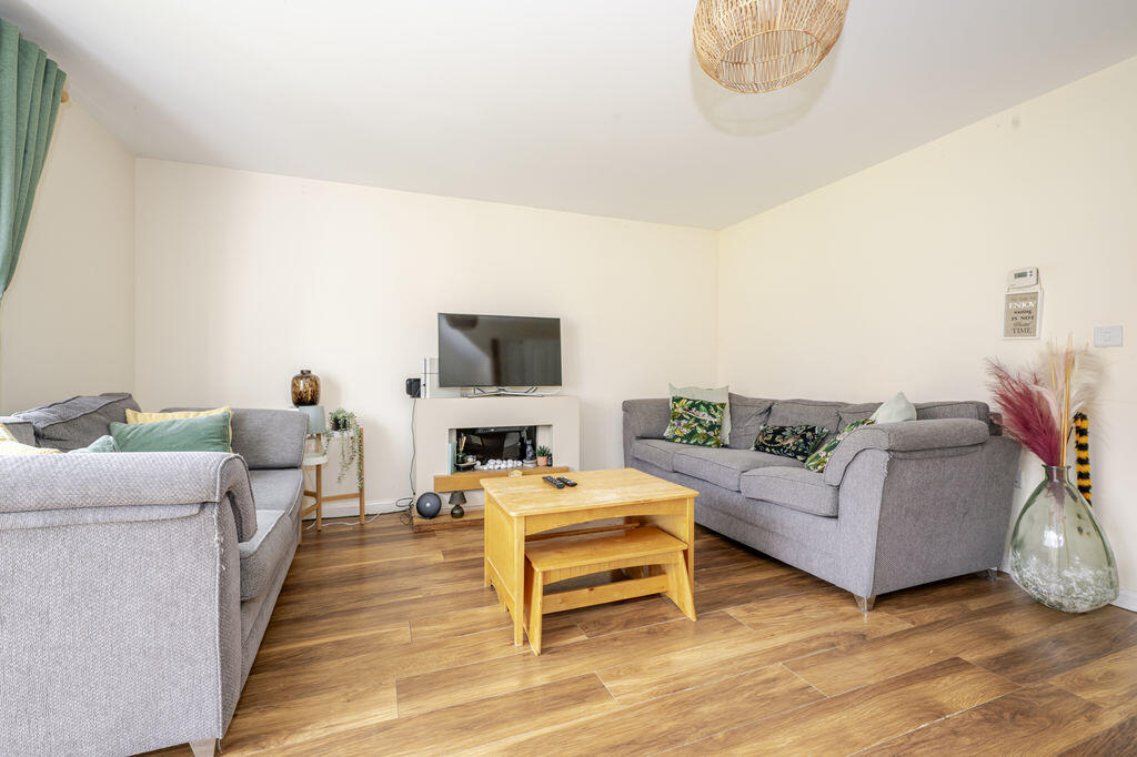 House in Wealden, Burfield Grange, Hellingly - View 3