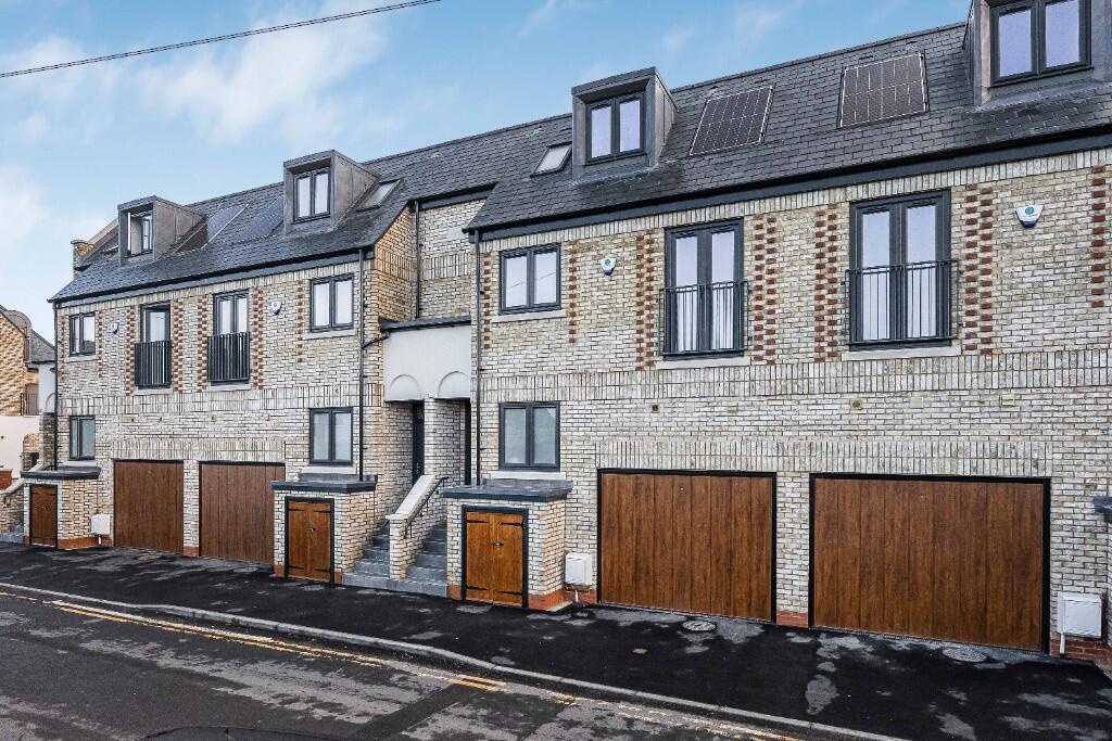 Main image of property: Send Road,
Caversham,
Reading,
RG48EH