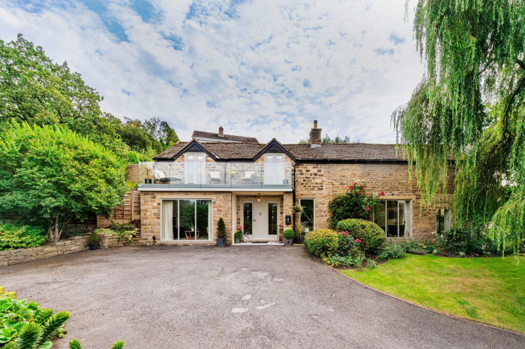 High Barn, Huddersfield Road, Mossley photo 2
