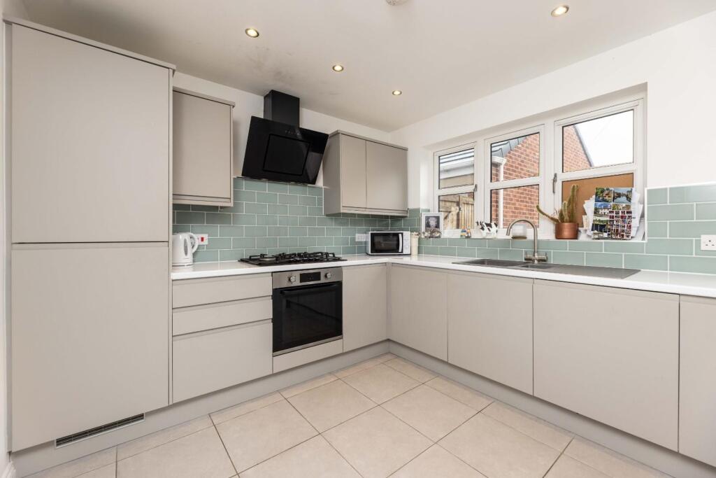 House in Wakefield - View 4