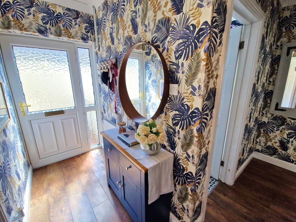 West End Avenue, Porthcawl, CF36 3NG photo 3