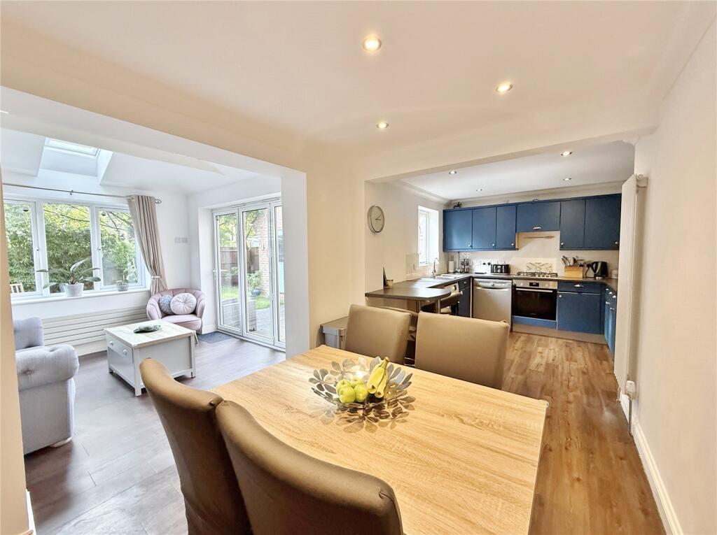 Kiln Way, Verwood, Dorset, BH31 photo 4