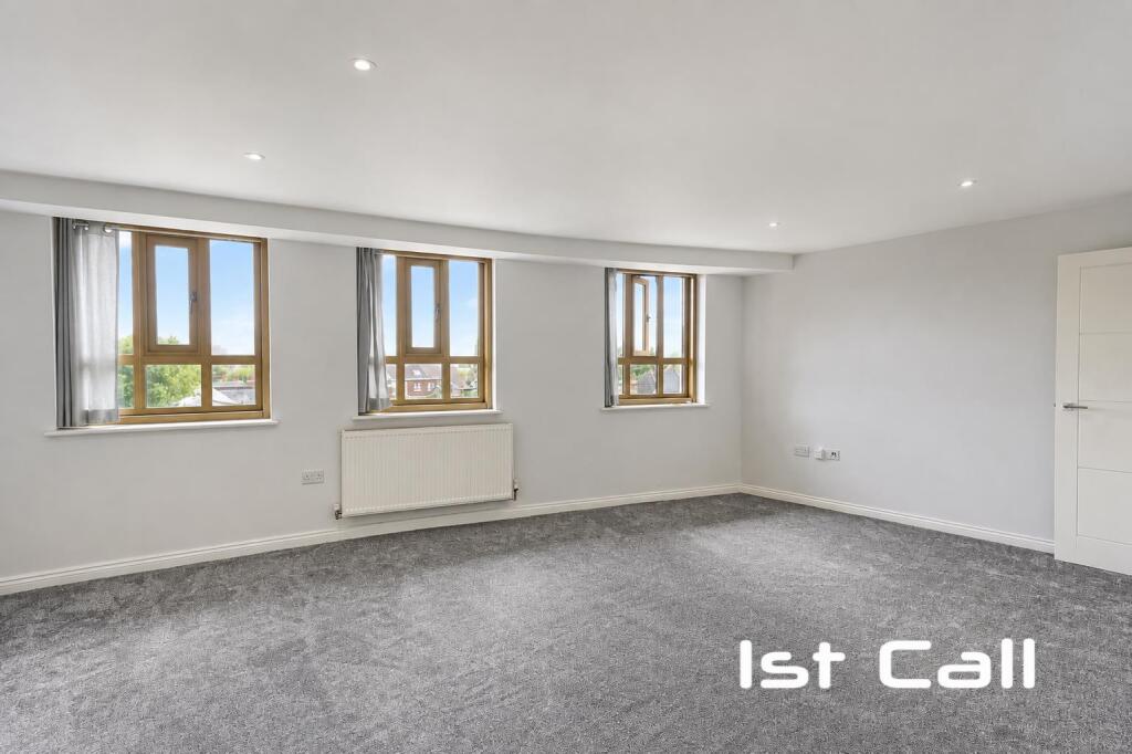 Apartment in Southend-on-Sea, Essex - View 5