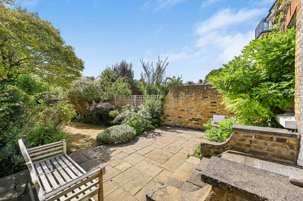 House in London - View 5