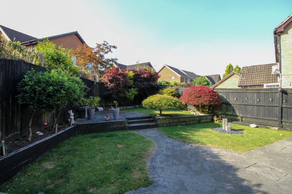 Hammonds Ridge, Burgess Hill, RH15 photo 2