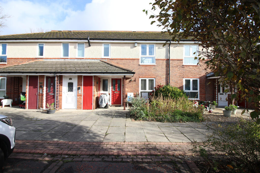 2-bed flat on Elsinore Close,  Fleetwood, FY7, £59,950