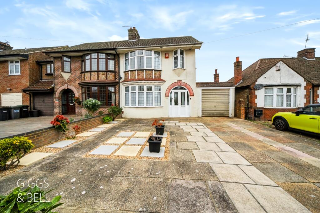Main image of property: Hitchin Road, Luton, Bedfordshire, LU2 7UL