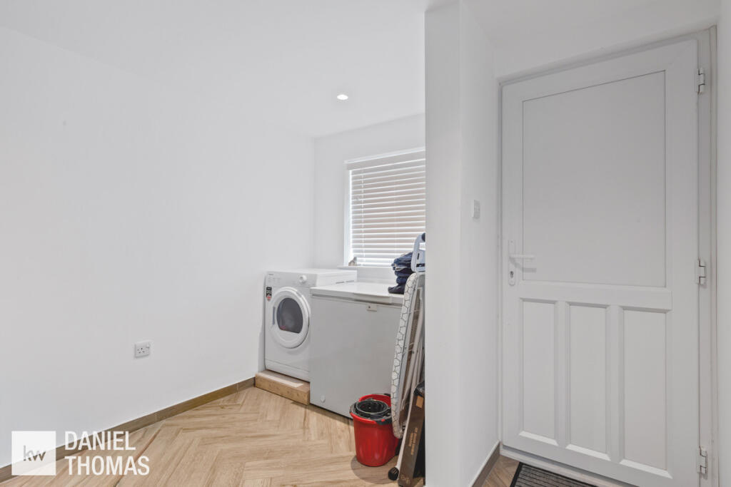 House in Epping Forest, Waltham Abbey - View 5