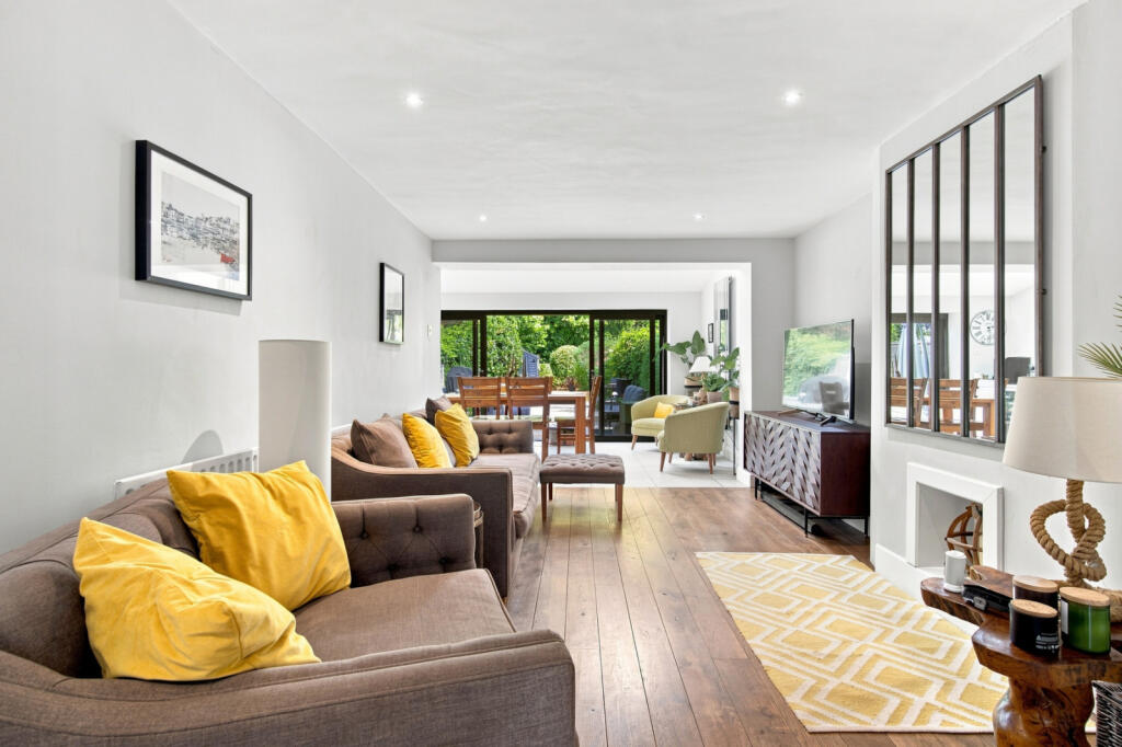 House in Bishop's Stortford, Hockerill - View 4
